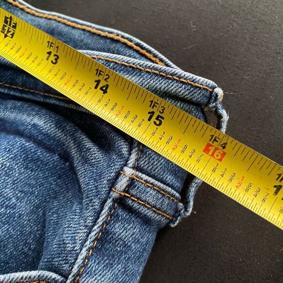 Levi’s Wedgie Straight Women’s Button Fly Raw Hem Size 32 Distressed UB1-23 - Picture 9 of 11